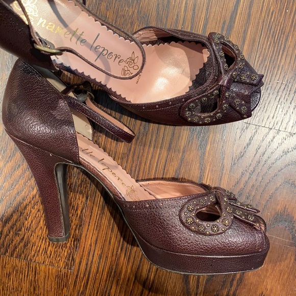 Nanette Lepore Shoes - Nanette Lepore platform brown heels wirh a bow size 8 B worn once euc